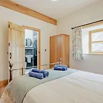 2 Bed In Oc-93091