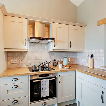 2 Bed In Oc-93091 *